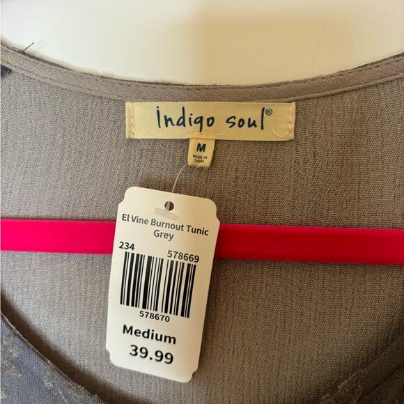 NWT Indigo Soul Gray 3/4 Length Shirt with Floral Velvet Trim and Sheer Lace Hem - Picture 3 of 3